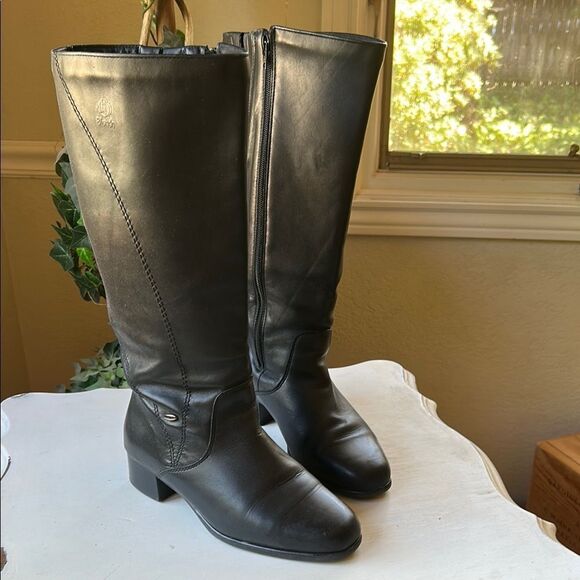 Blondo Canada 🍁 Black Leather Waterproof Heeled Boots Sleek Stylish Durable - Picture 1 of 11